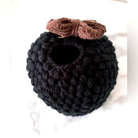 Messy Bun Beanie with Detachable Bow - Brand New - Picture 2 of 10